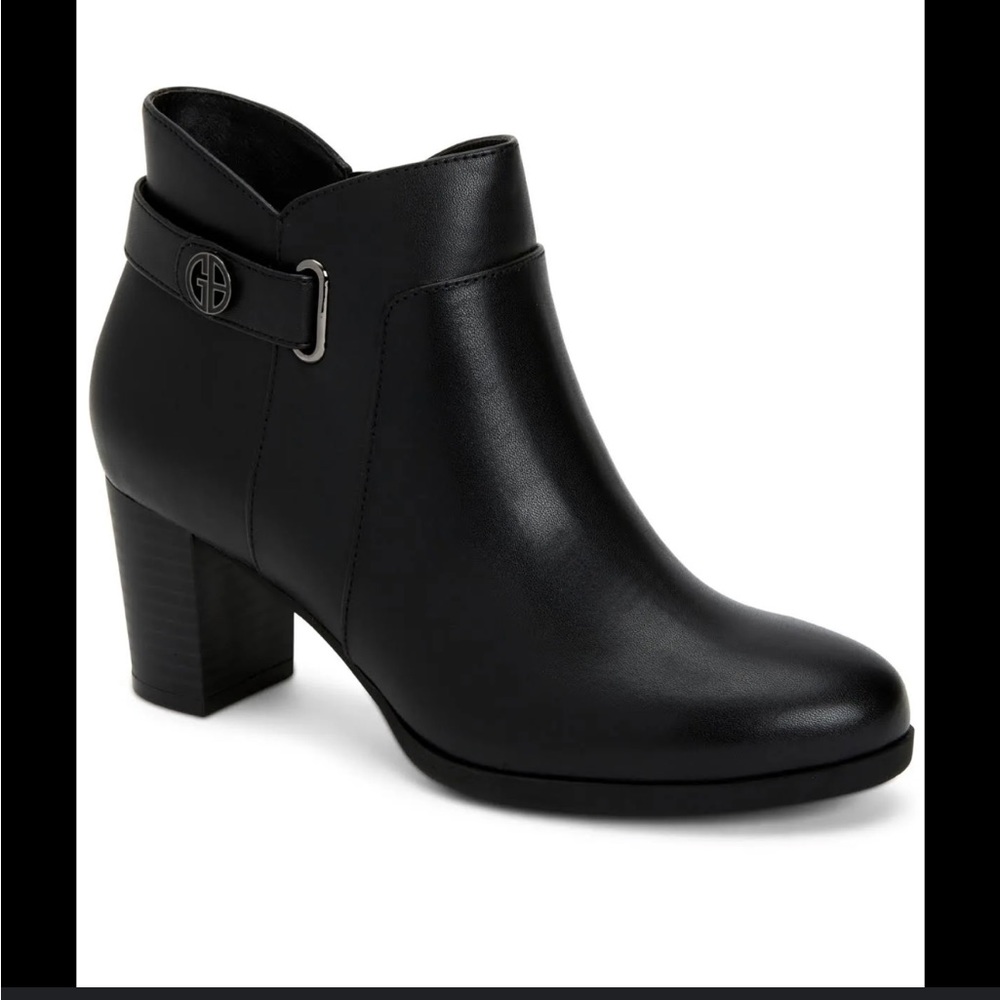 Giani Bernini ankle black booties